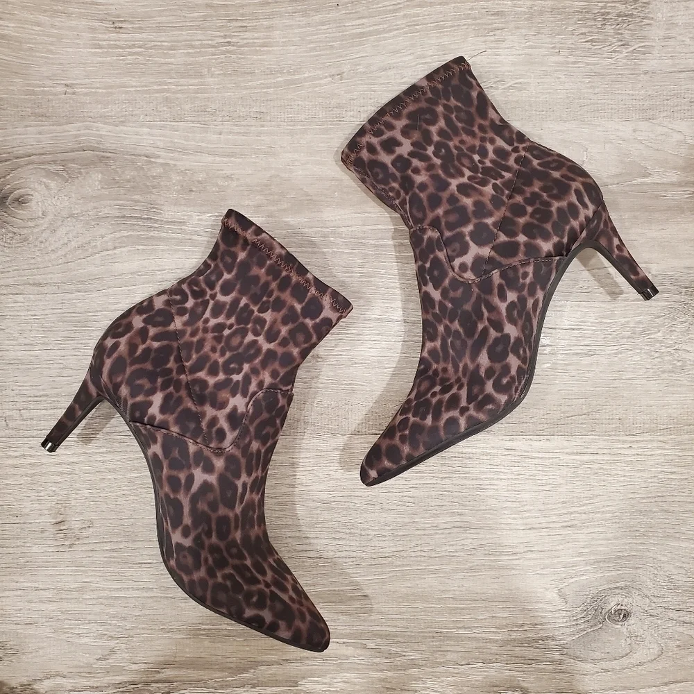 NEW 1901 Leopard Print Ankle Boot